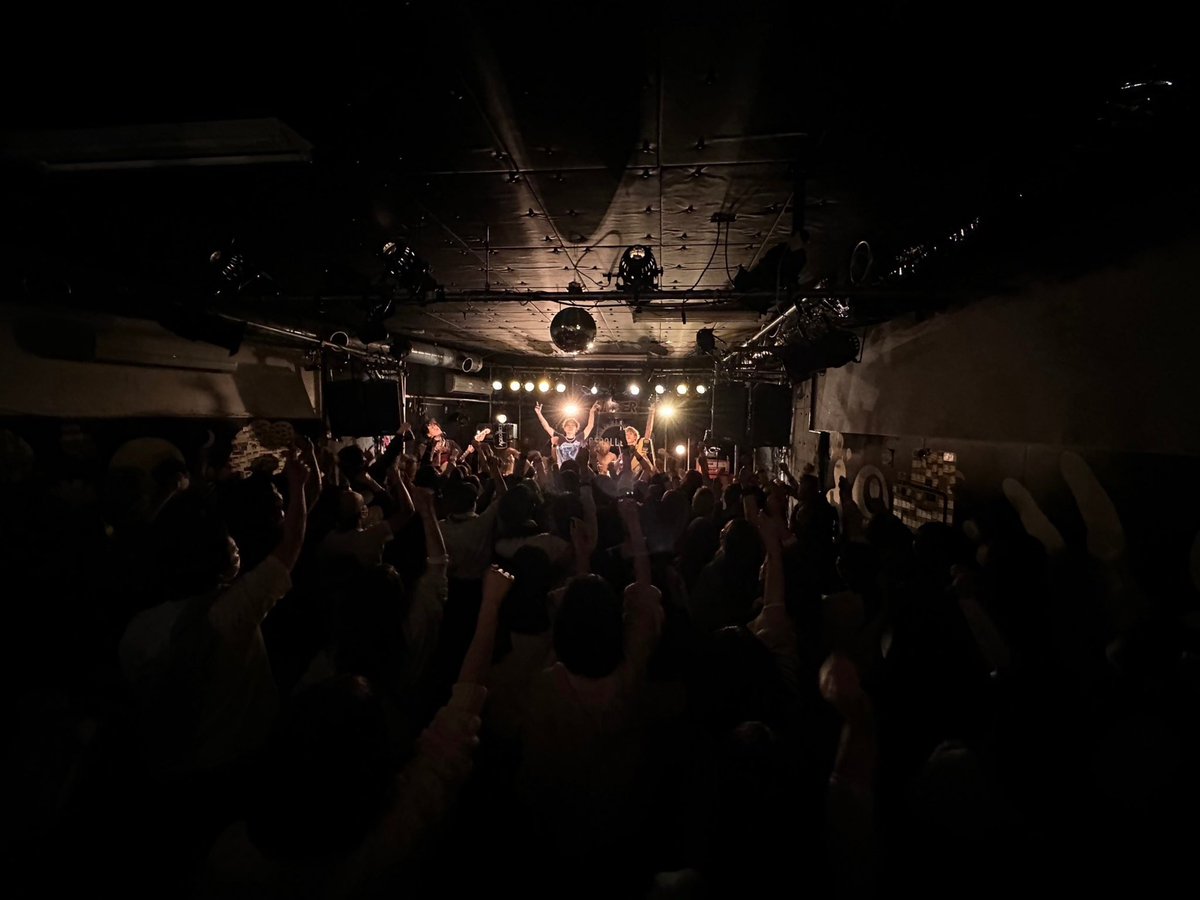 AceCollectionJP's tweet photo. 【LIVE TOUR 2022-2023百錬成音】

DAY15 !! 静岡UMBER
ありがとうございました‼︎‼︎‼︎

NEXT→横浜FAD

進化が止まらないね⚡️
静岡の地に名を刻めたのではないでしょうか？

#AceCollection https://t.co/sHf2uLA7hl