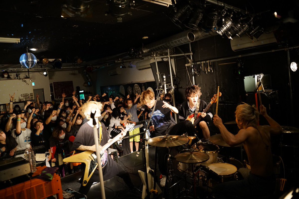 AceCollectionJP's tweet photo. 【LIVE TOUR 2022-2023百錬成音】

DAY15 !! 静岡UMBER
ありがとうございました‼︎‼︎‼︎

NEXT→横浜FAD

進化が止まらないね⚡️
静岡の地に名を刻めたのではないでしょうか？

#AceCollection https://t.co/sHf2uLA7hl