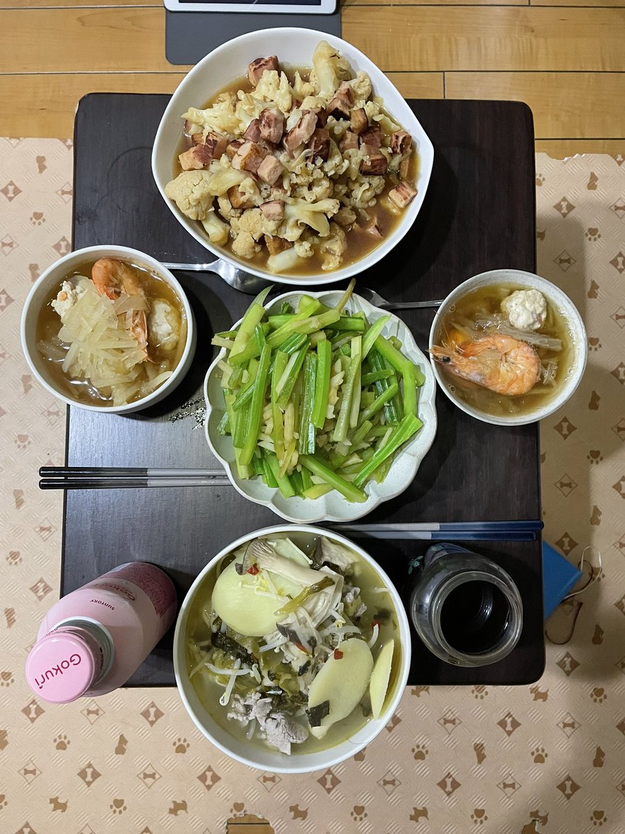 rushieryi_'s tweet photo. 兔飞猛进！兔年快乐！ https://t.co/DJ4pMdAvVS