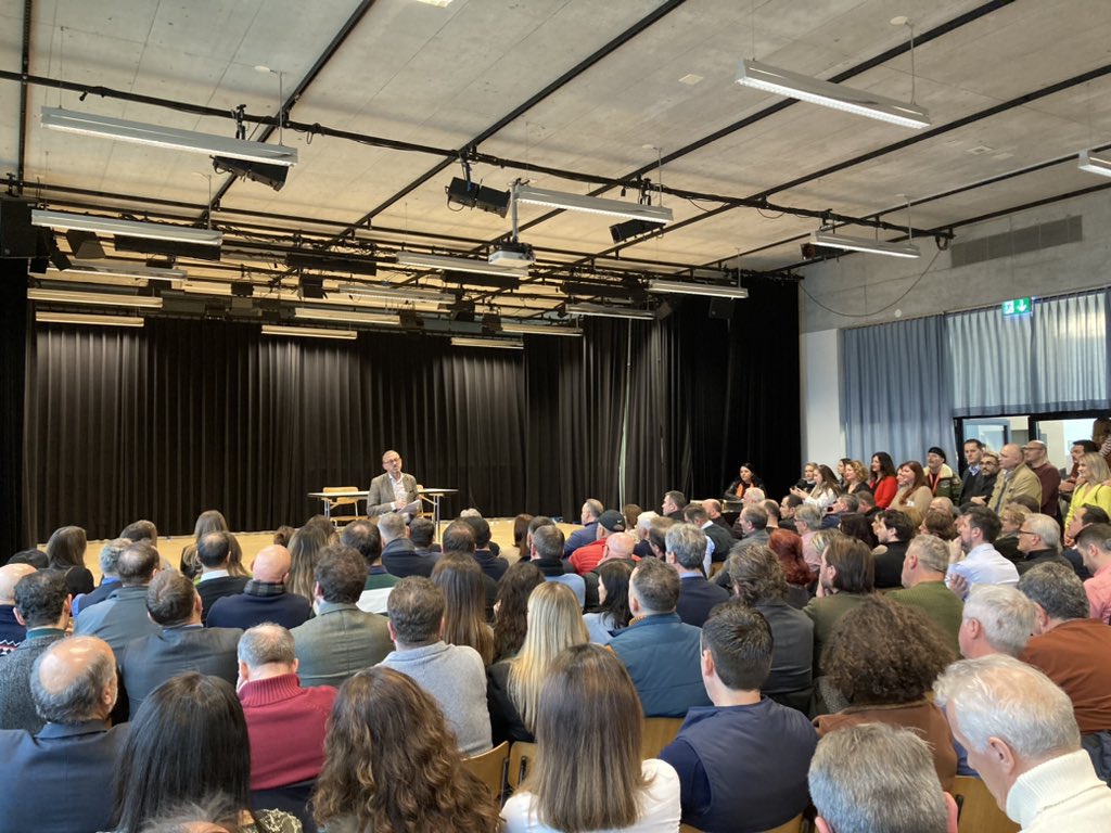 Alle hier ausser Granit Xhaka und Loredana. Lesung von <a href="/enver_robelli/">Enver Robelli</a>