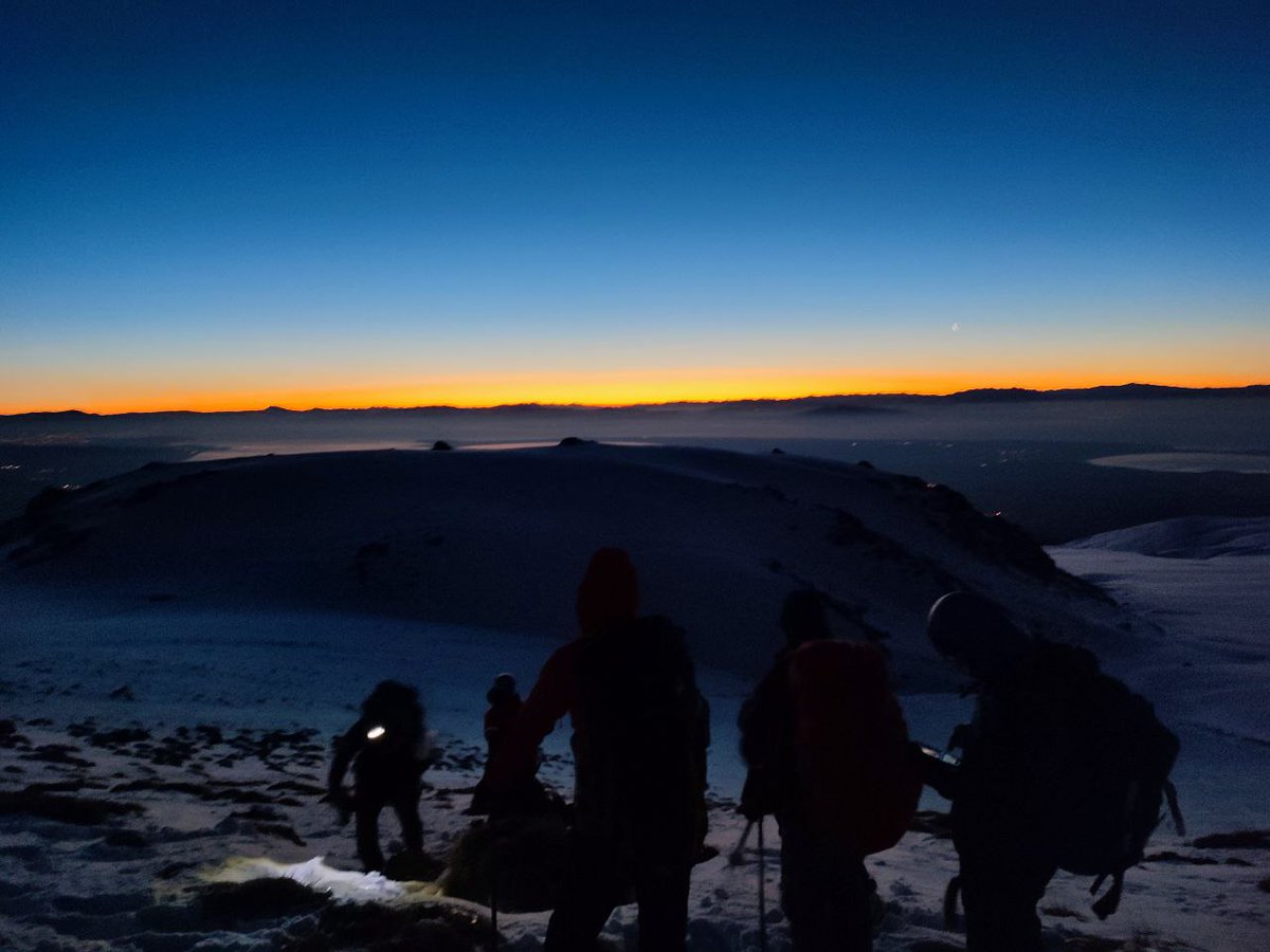 andaAke's tweet photo. #dağcılık #mountaining #tırmanış #climbing #süphandağı #andaaramakurtarma #andadağcılık #AndaBursa https://t.co/61W1wzxzDZ