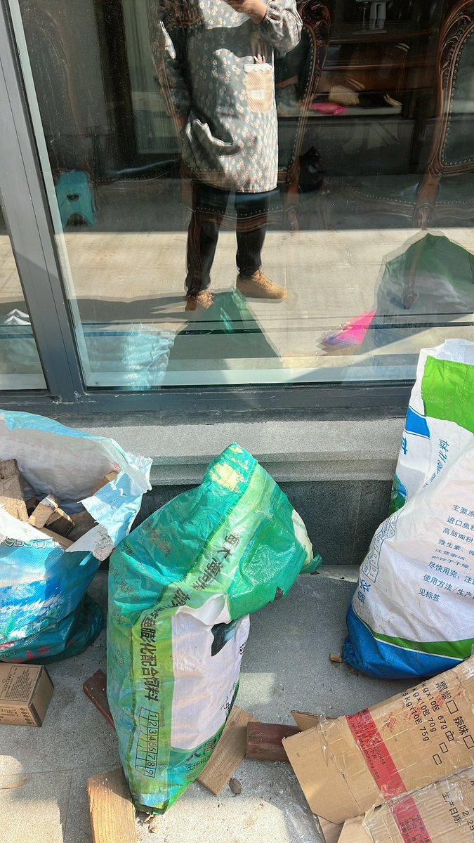 穿上围裙去做饭
属于上海男人的浪漫 https://t.co/tLlz8HZlgB