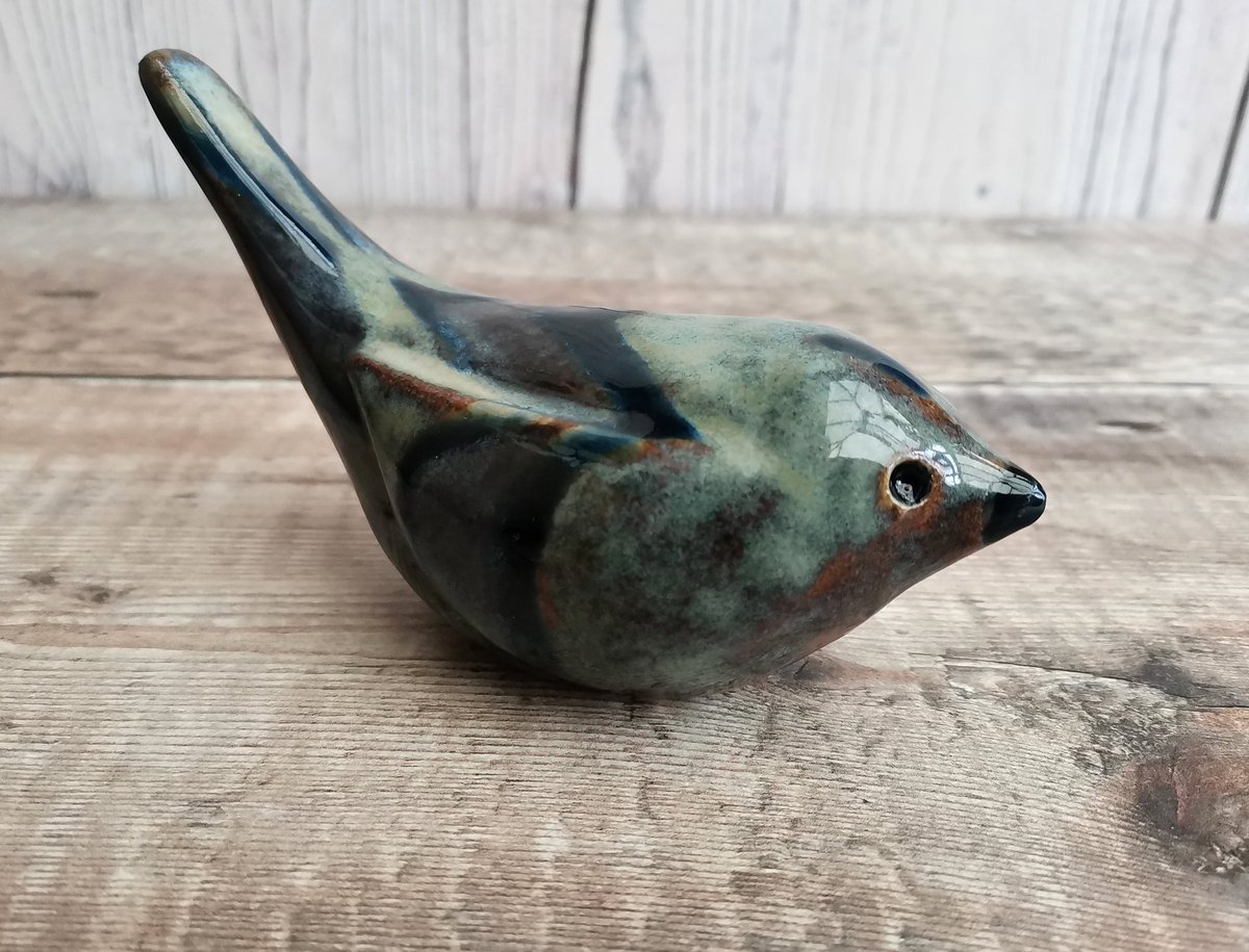 hbceramic's tweet image. Had a play with some darker muted blue browns.  I like them, more experimenting to be done I think. This bird is in my Etsy shop, link in bio
#pottery #creativebiz #makersmovement #create #ceramics #birds