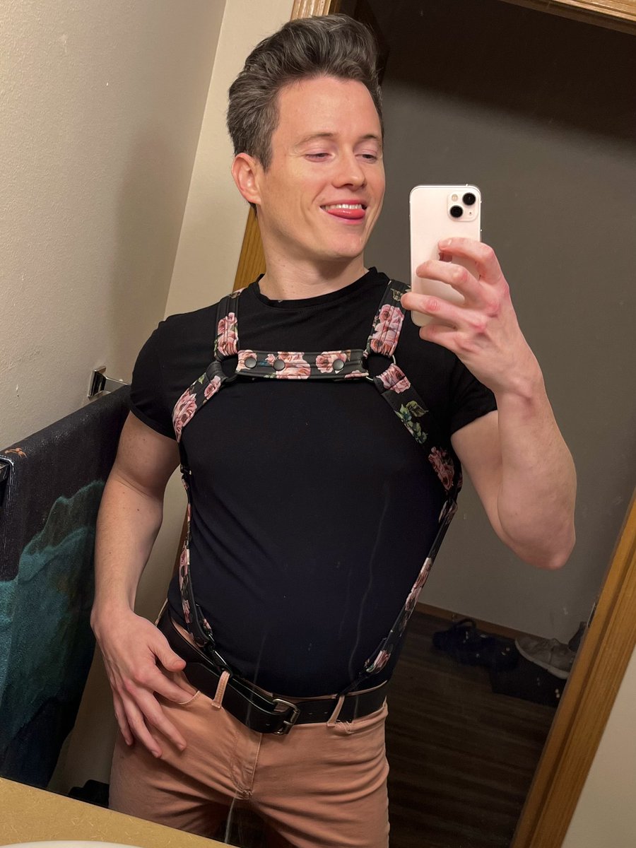 yagaybo on Twitter "Sometimes I leave my apartment…"