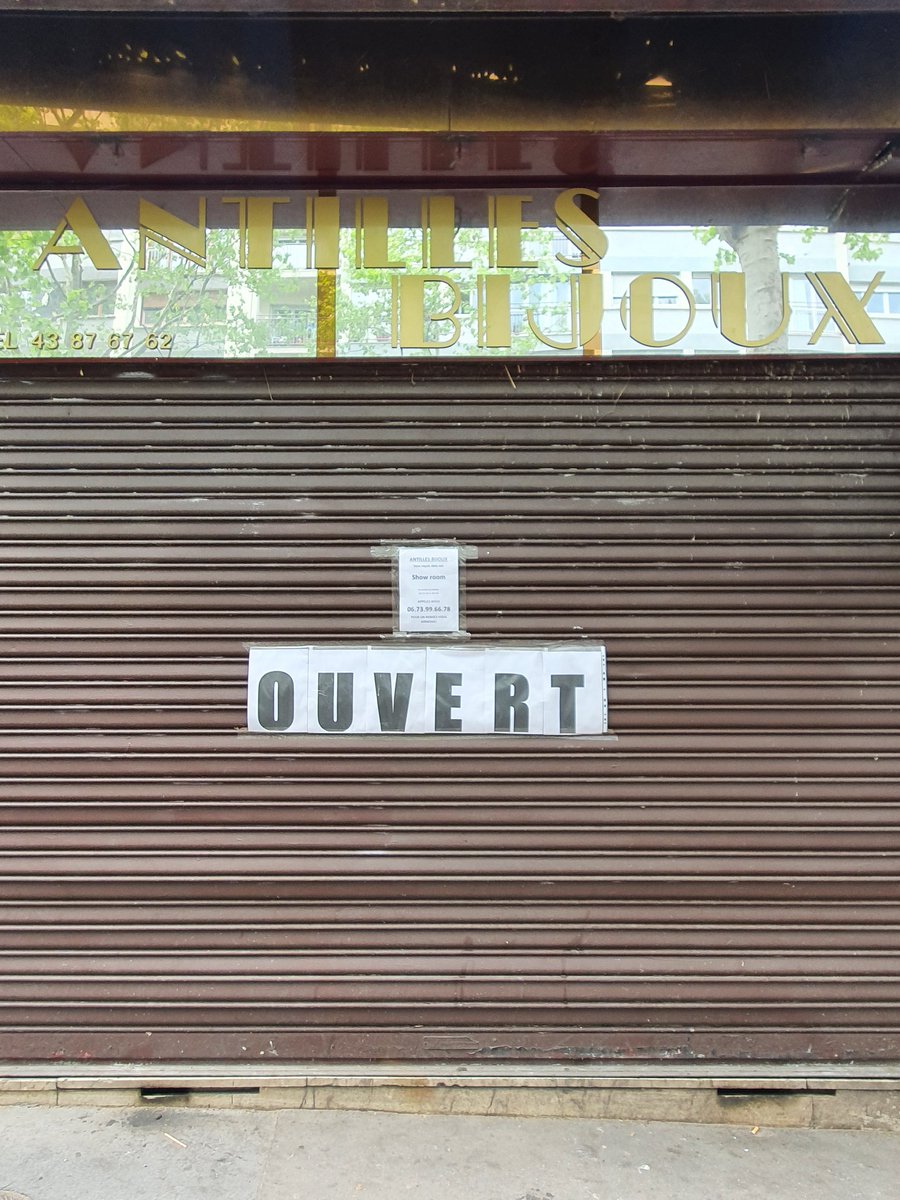 C'est fermé, on ouvre! L'ex rédaction de Tracks cherche un petit point de chute sur Paris pour renaître sous une autre forme. Petit espace, petit loyer bienvenus. Vos pistes en M.P. Merci!