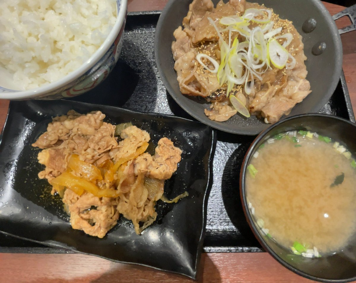 nekozee23's tweet photo. 安定の吉野家でネギ塩牛定食たべる！ https://t.co/sHogY47JYs