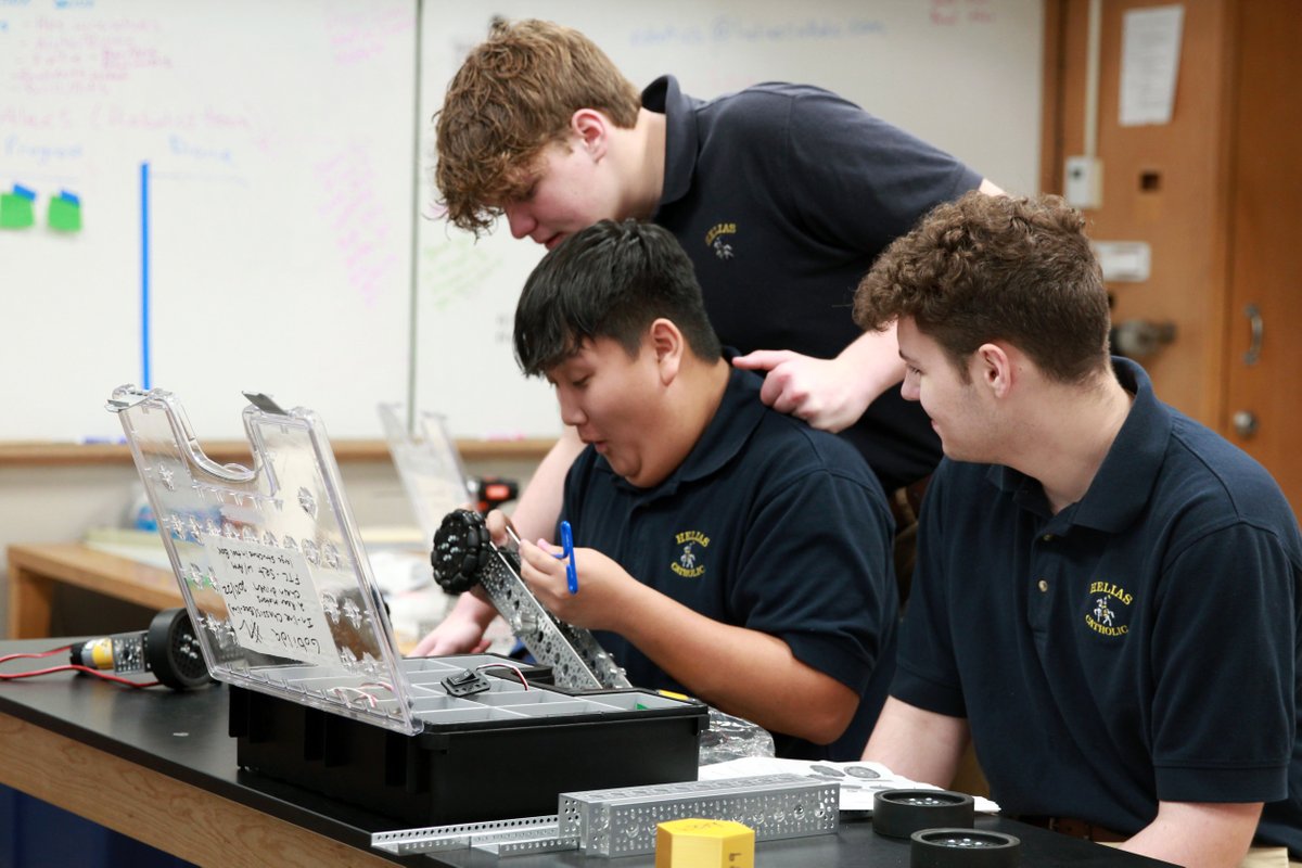 Helias Catholic High School tweet media