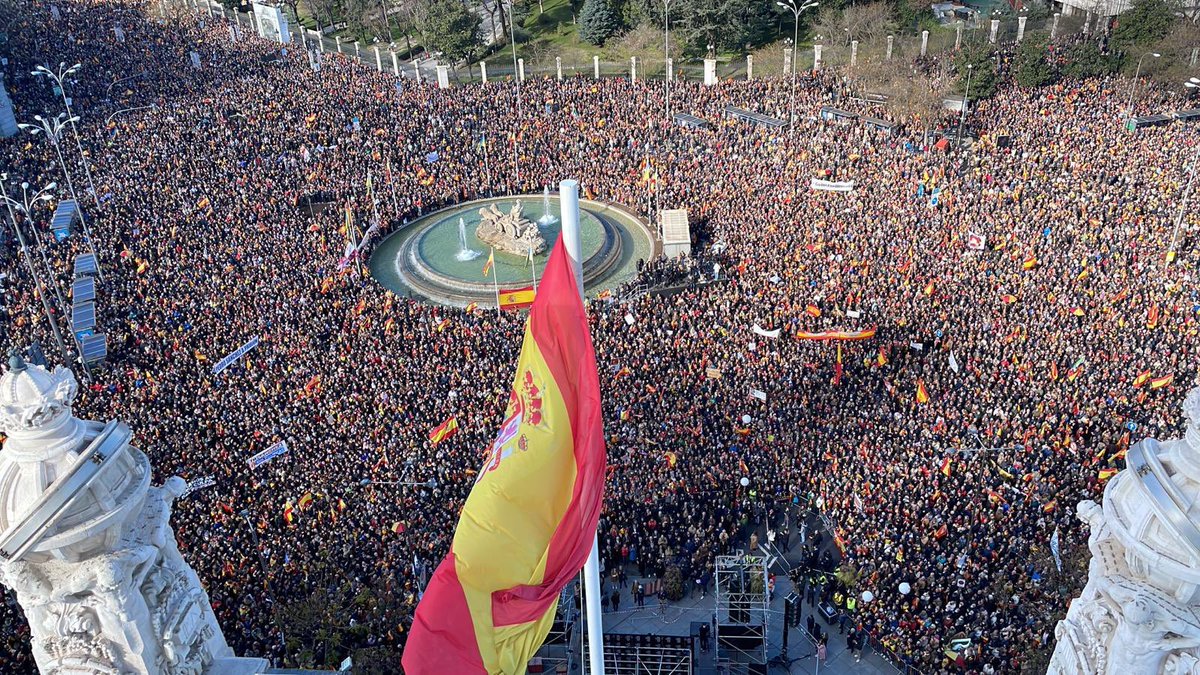 cayetanaAT's tweet photo. España no va a fracasar. Antes haremos que fracase Sánchez.

#Cibeles21E https://t.co/3nEkkFZZfk