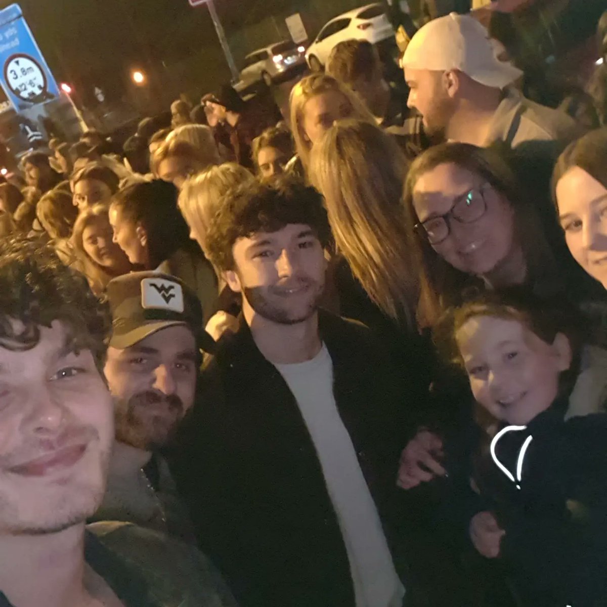 LeeAamy's tweet photo. Just me and my girls meeting @kanebrown  &amp; @RestlessRoad in Glasgow 🥰😍 https://t.co/tUXqU2q3H6