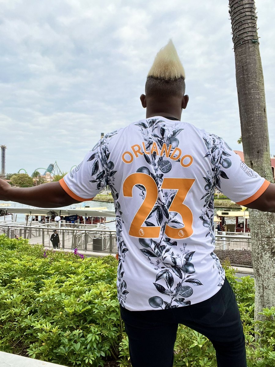 MrBradThomas's tweet photo. O/U 4.5 compliments I get in this sick shirt

#MyPLMornings #GamblingTwitter 

@NBCSportsSoccer @AveryDennisonTS https://t.co/O5CLdw2D1I