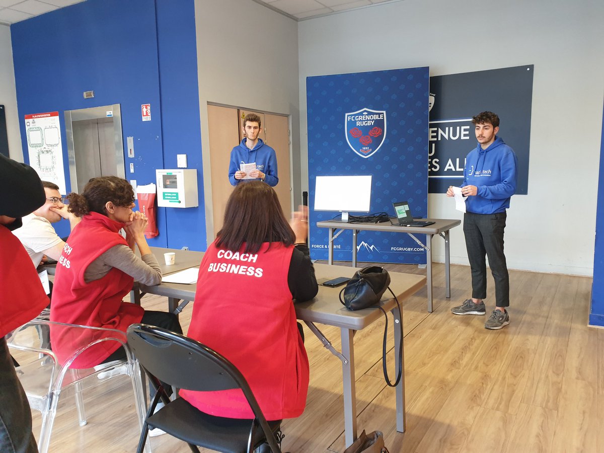 inria_grenoble's tweet image. Après une matinée studieuse au #hackAtech2023 pour nos équipes qui terminent de préparer leur présentation pour ce soir, place au #training des PITCHS 🤫

Les coachs #business et #tech donnent leurs derniers conseils...