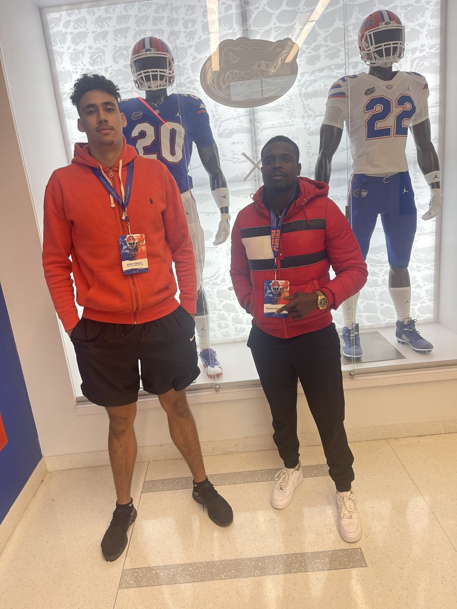 Iam at the university of Florida today 🐊🐊 <a href="/Jamar51Chaney/">Jamar Chaney</a> <a href="/CoachPolimice/">Coach Polimice “ Coach P”</a> <a href="/deshaun_harper2/">"BO"⁷</a> <a href="/Coach_Benson9/">Mykel Benson</a> <a href="/swarmgangg/">Heritage Panther Football</a>