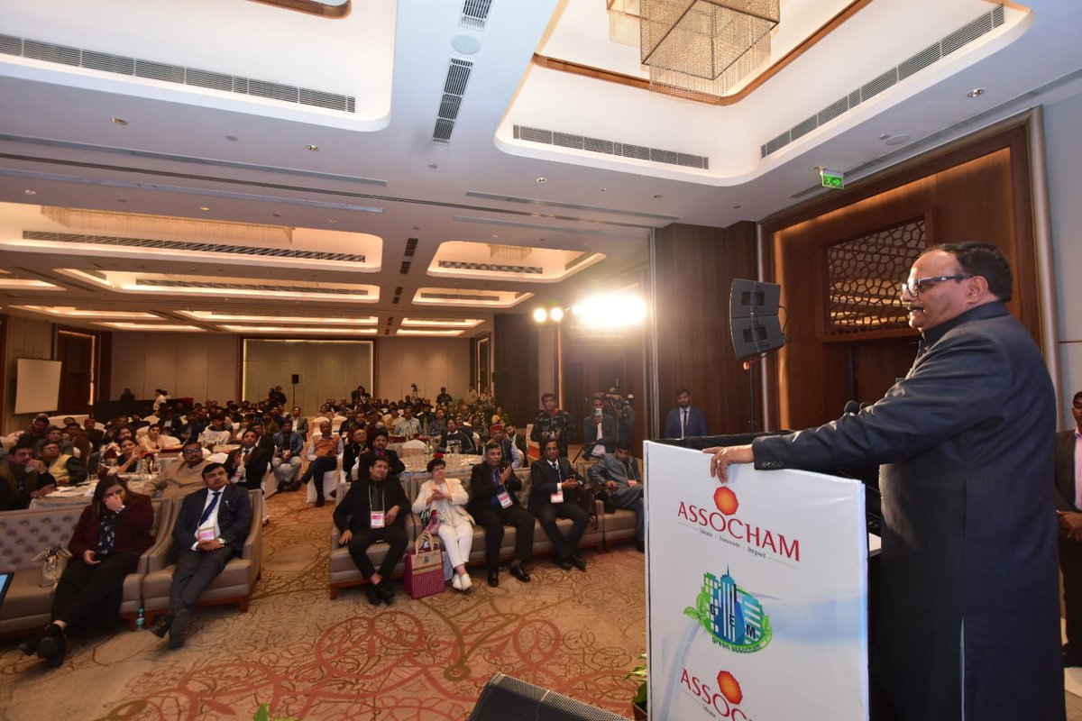 brajeshpathakup's tweet photo. आज लखनऊ में आयोजित "GEM' 5th International Sustainability  Conclave &amp; Expo 2023" के कार्यक्रम में विभिन्न गणमान्यजनों की गरिमामयी उपस्थिति में मुख्य अतिथि के रूप में सम्मिलित हुआ।
@PMOIndia 
@BJP4India 
@BJP4UP 
@CMOfficeUP https://t.co/JzBGXPqdH3