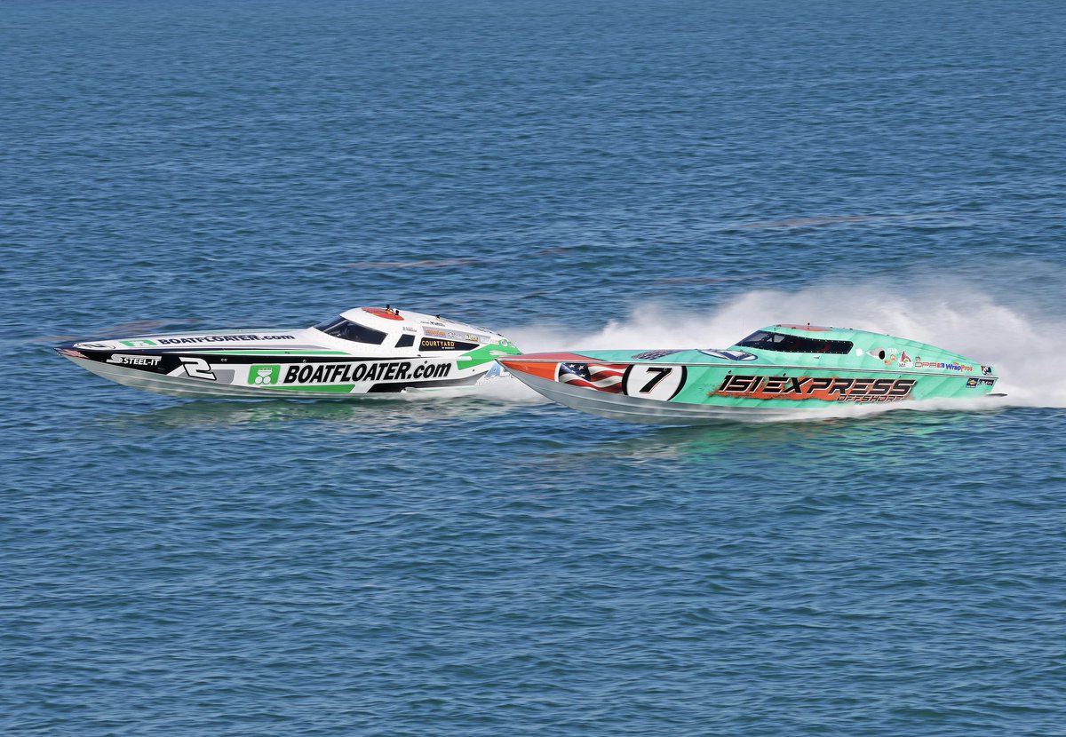 Deck to Deck #fastboat #powerboating #racing #motorsports #offshore