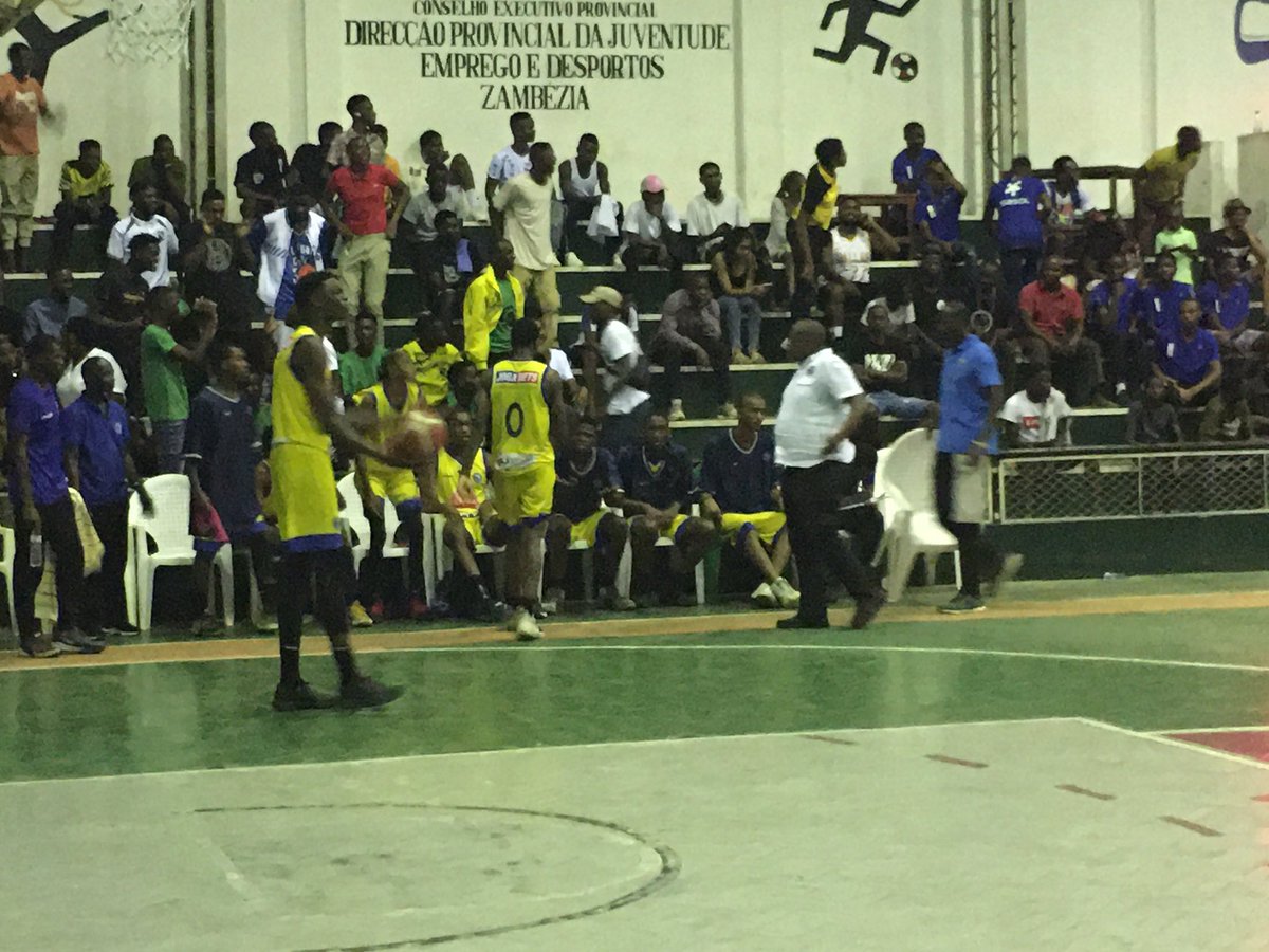 zefasantonio's tweet photo. Campeonato Nacional de #Basquetebol, Final em femininos https://t.co/6OLQLhoeQx
