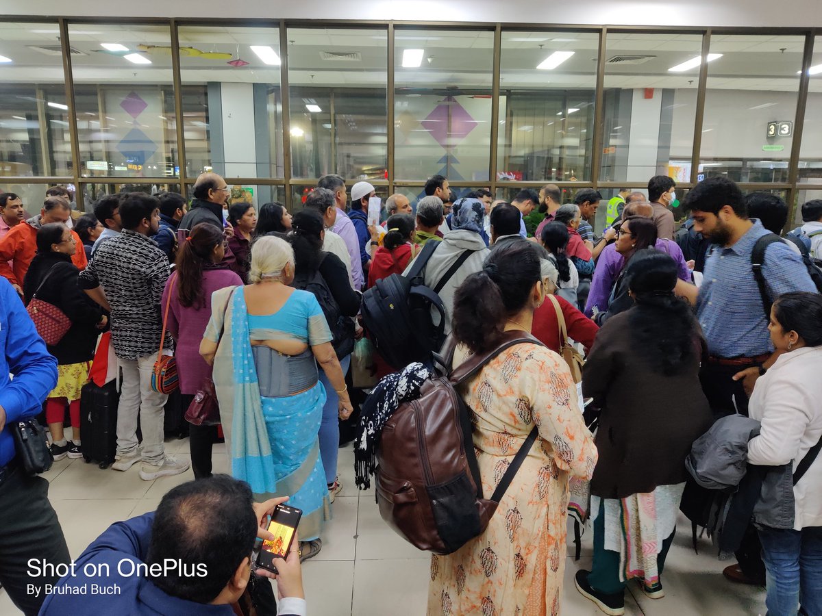 askbbpedia's tweet photo. Boarding announce just hua aur sab lag gaye iss darr se ki kahi ye logo ko chod ke @GoFirstairways wale na chale jaye 🤣🤣🤣

#flying #bheed #golast https://t.co/DkTGk82KSu