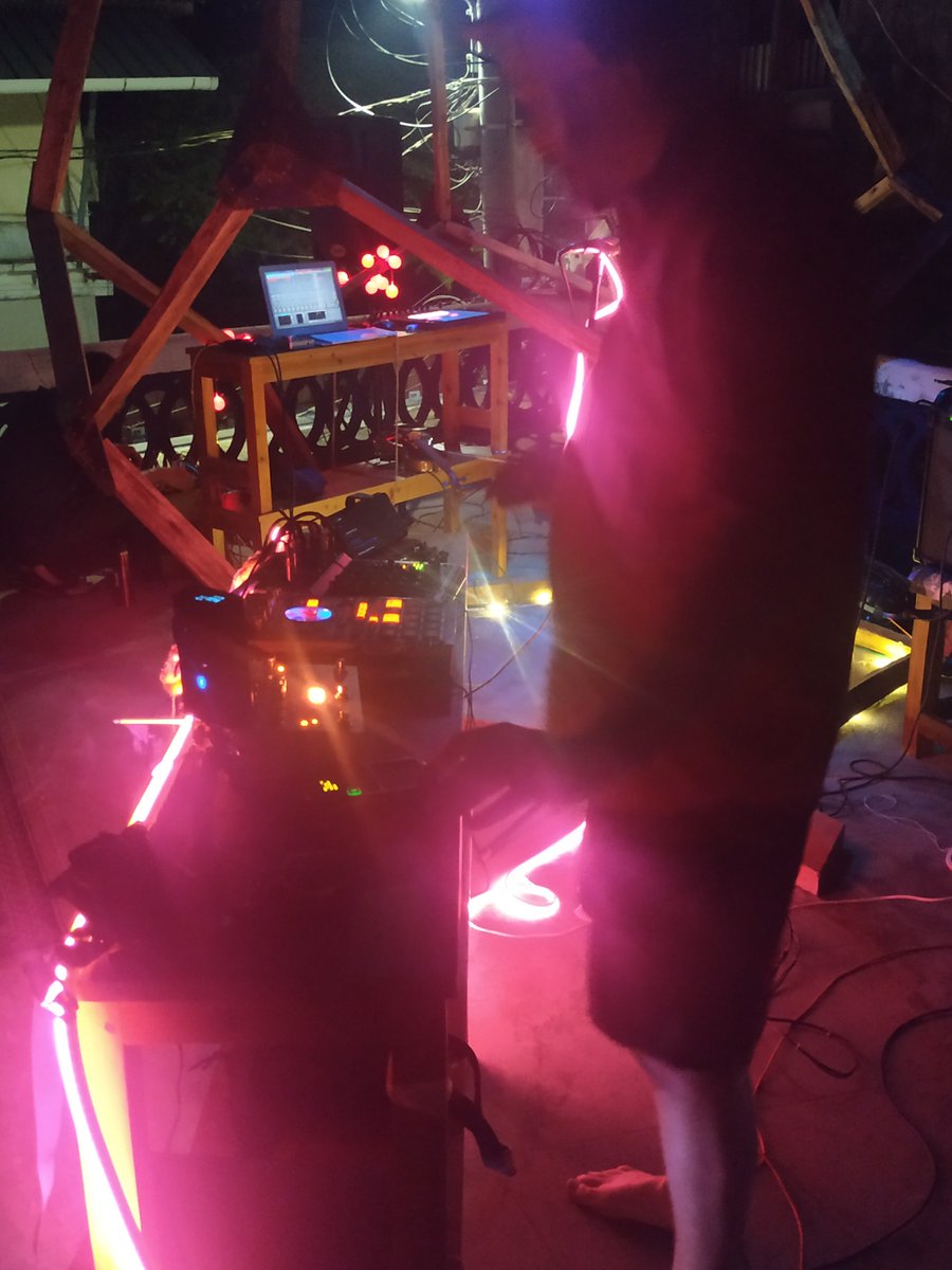 hack4play tweet media