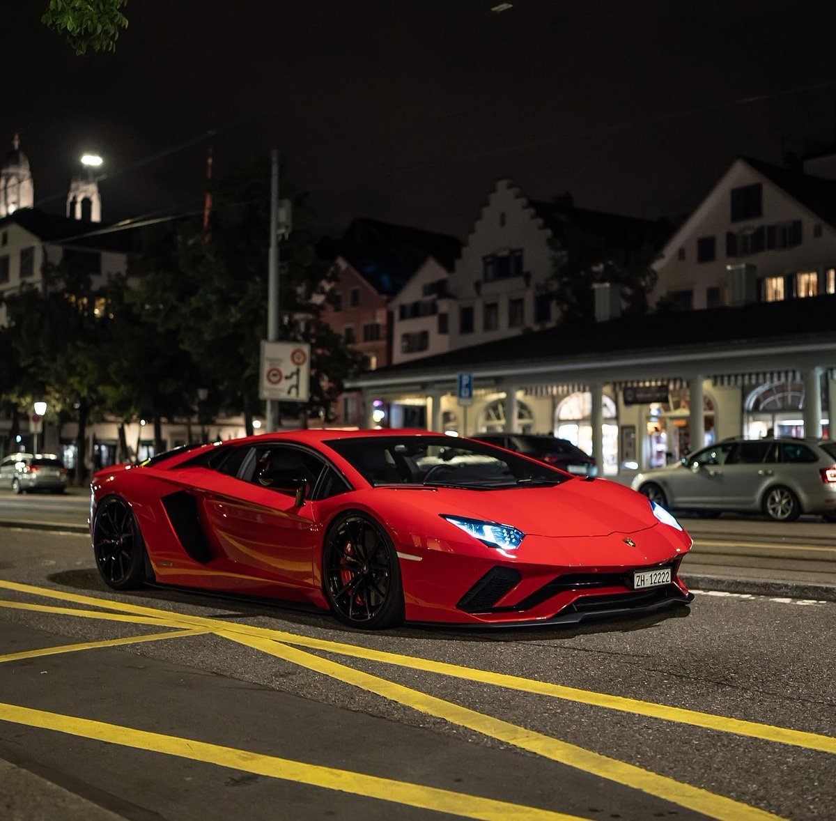 DailyLamboTM's tweet photo. 6.5L V12 Lamborghini Aventador S https://t.co/h9DApVPaV5