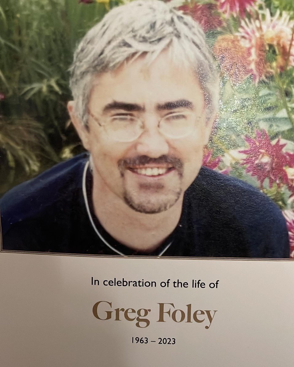 tharry's tweet photo. RIP lovely @gregfoley2002 god u will missed. Class #NS112 meet the wonderful person behind your talk; dad brother, husband, son, uncle, friend, lecturer, colleague, academic, adviser, confidant, cat man & gent @juliedowsett @MaterNursing @Mater_ICU @JessieEnnis #belikeGreg 🙌 https://t.co/Sli9CpTwS9