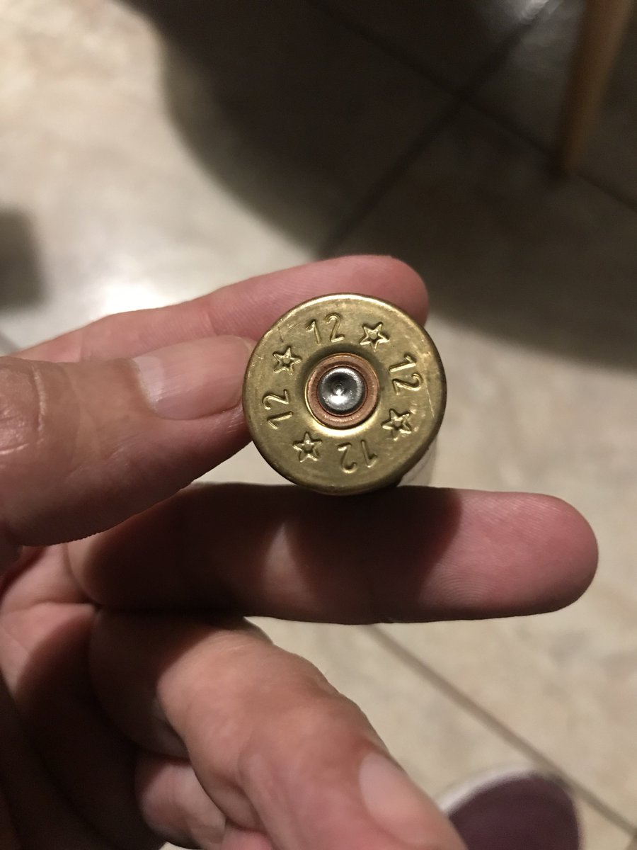 ElmerAyala_PE's tweet photo. Un ‘tombo’ (por que no se merece respeto) me disparó este cartucho a no más de dos metros de distancia, pese que tengo identificación, chaleco de chamba, cámara, etc. Con que cubro todas las imágenes que les hago llegar para Poder Popular y medios alternativos de varios compas. https://t.co/c4C4hnZ3iJ