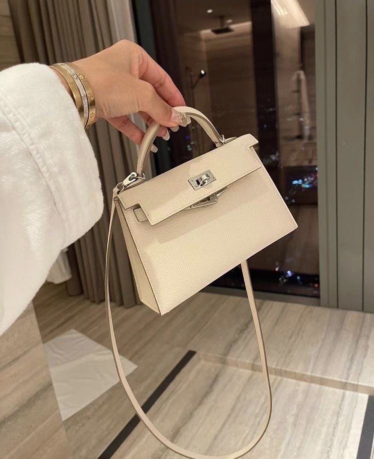 SelectOutfit's tweet photo. hermès bag https://t.co/Vvc3cL3aOH