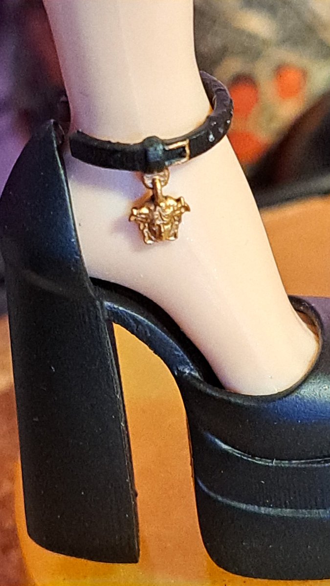 Caapdoll's tweet photo. It's serviiinnng, dw i will make multiple batches in the future to whoever wants to buy these shoes https://t.co/HElYm2dA1h