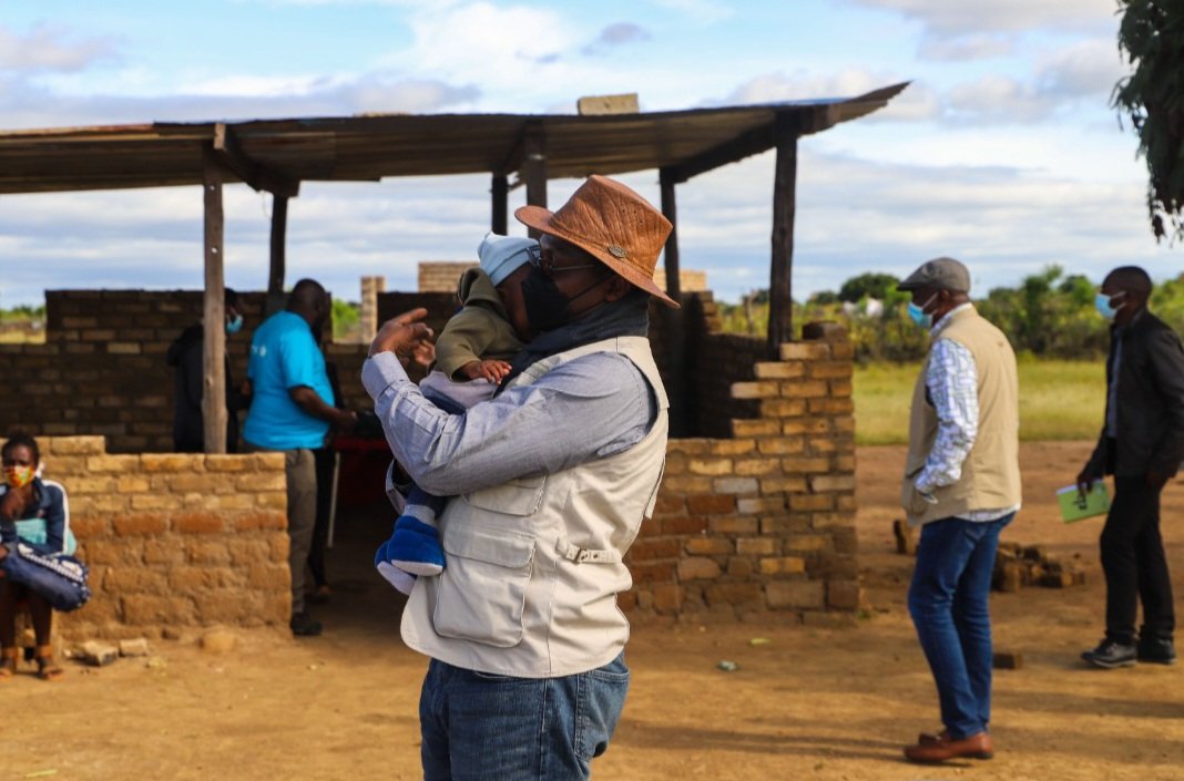 #VillageHealthWorkers have sustained community health care under the National Health Strategy of @MoHCCZim in 🇿🇼. @UNICEFZIMBABWE appreciates the support of @SwedeninZW through #HDFZim🇪🇺🇬🇧🇸🇪🇮🇪 on health promotion #ForEveryChild. 

@UNICEFhealth @BBKaboru