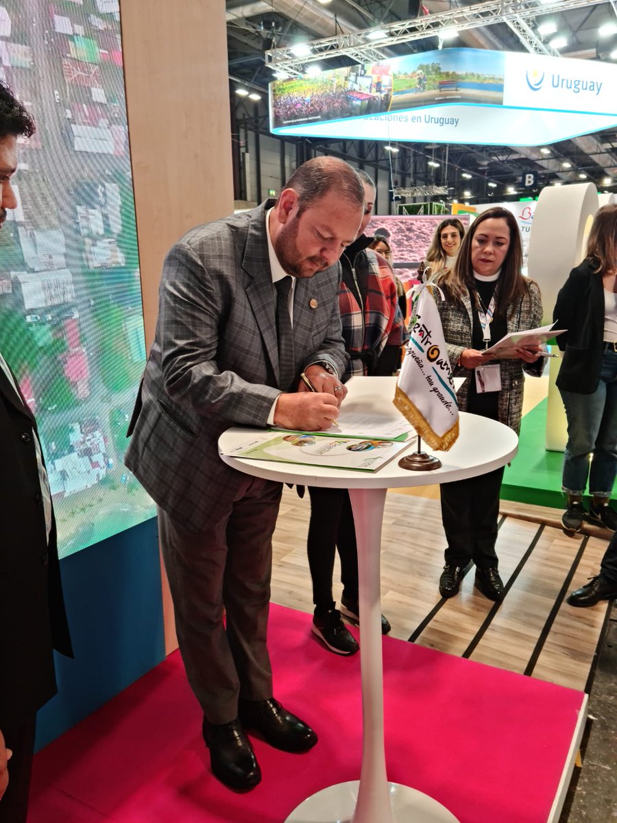CAFEDECATUR's tweet photo. #Fedecatur, firma convenio de Cooperación Internacional con Red Centroamericana de Turismo Accesible, en el marco de #Fitur2023. https://t.co/hQz7zSJPSV