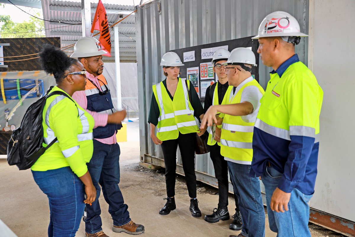 Suntracs y <a href="/BWIglobal/">BWI Global Union</a> 
Nilton Freitas Repr. Latinoamérica y el Caribe, Ernesto Marval Dir. Reg. de política y Linnea Wikstrom, Dir. Global del Sector Construcción.
Conversan con los trabajadores sobre las buenas prácticas sindicales.Metro Línea 3 Estación 14