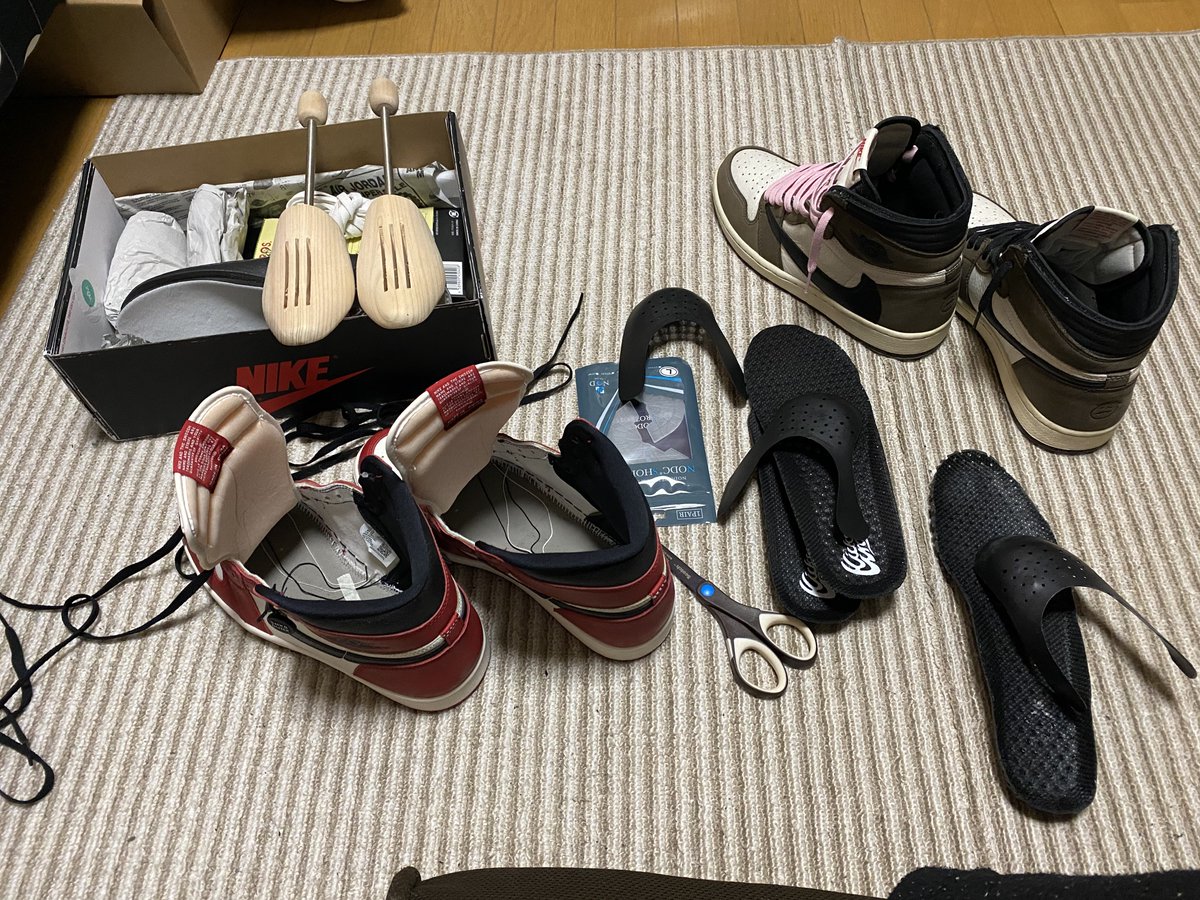 bmf31_sy's tweet photo. スニーカー買ったら毎回やるやつ https://t.co/C9b2mO2ubx