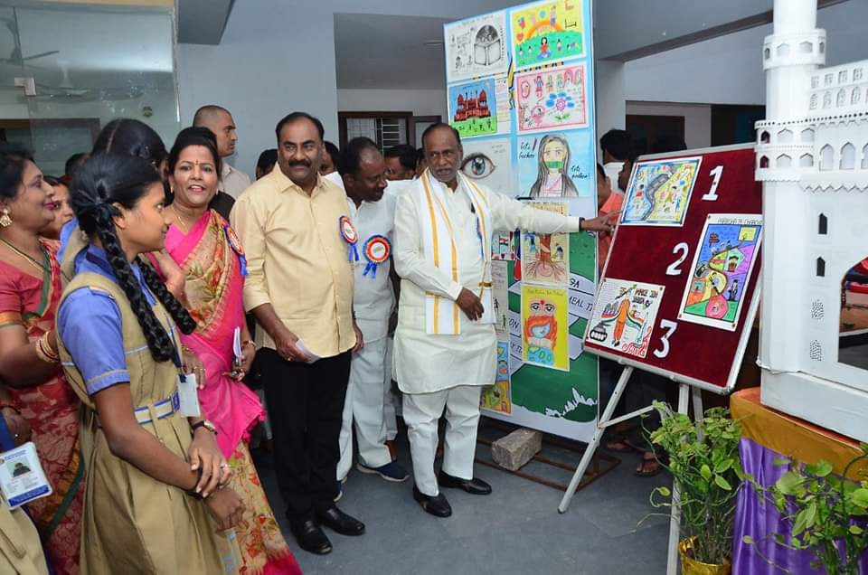 abvp517's tweet photo. Today  PARIKASHA PE CHARCHA prize distribution programme at DPS KARMANGATH LB nagar cheif guest Dr Laxman Garu Mp Rajya sabha member
@drlaxmanbjp @kishanreddybjp @BharatGundagoni @PMOIndia https://t.co/C3XS1UCbSq