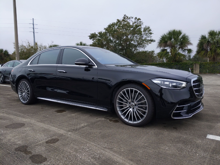MercedesBenz_SO's tweet photo. Get ready to experience the ultimate luxury drive with this new 2023 Mercedes-Benz S-Class S 500 Sedan!

Exterior: Black | Premium audio system | Leather upholstery

Learn more: https://t.co/qA3fIlf0ce

#MercedesBenz #MercedesBenzSClass #SClass https://t.co/mJwoD0Cb6d