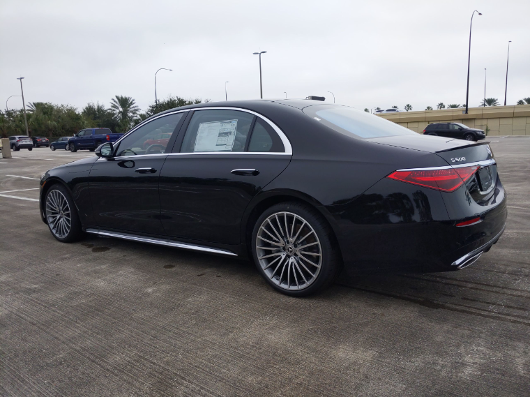 MercedesBenz_SO's tweet photo. Get ready to experience the ultimate luxury drive with this new 2023 Mercedes-Benz S-Class S 500 Sedan!

Exterior: Black | Premium audio system | Leather upholstery

Learn more: https://t.co/qA3fIlf0ce

#MercedesBenz #MercedesBenzSClass #SClass https://t.co/mJwoD0Cb6d