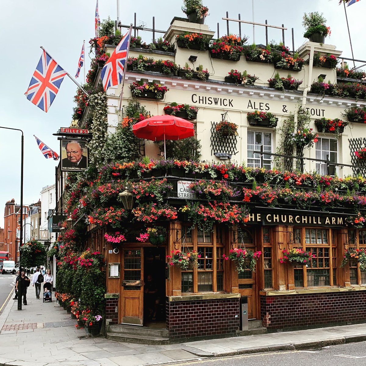 AlisaBarth's tweet photo. @bertkreischer Churchill Arms, Churchill War Rooms… both are well worth the time! https://t.co/AmzQAC4TSH
