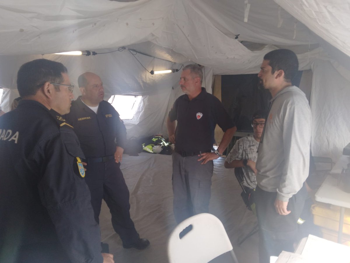 comandancia_CBC's tweet photo. Se dió inicio al 3° periodo operacional de @bomberoscqbo en la búsqueda de menor extraviado en sector Pampilla en coordinación con @Armada_Chile @municoquimbo @Carabdechile @DroneSARChile https://t.co/6bcH35UUYp