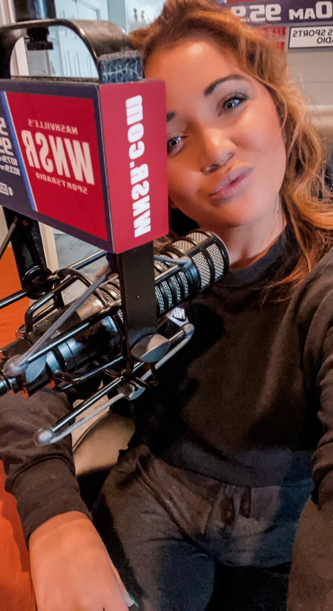 samikincaid's tweet photo. Join us this morning on @NashSportsRadio 🎙️
Joined by the Official Sports Therapy office of Power Hour with Sami Kincaid, @starpt_tn to talk to @CMagness10 about athletic trainers roles. Also @danidfitness1 previews her upcoming #MoveFit class to help you #GetYourMovementIn https://t.co/UwC6pnIAXq