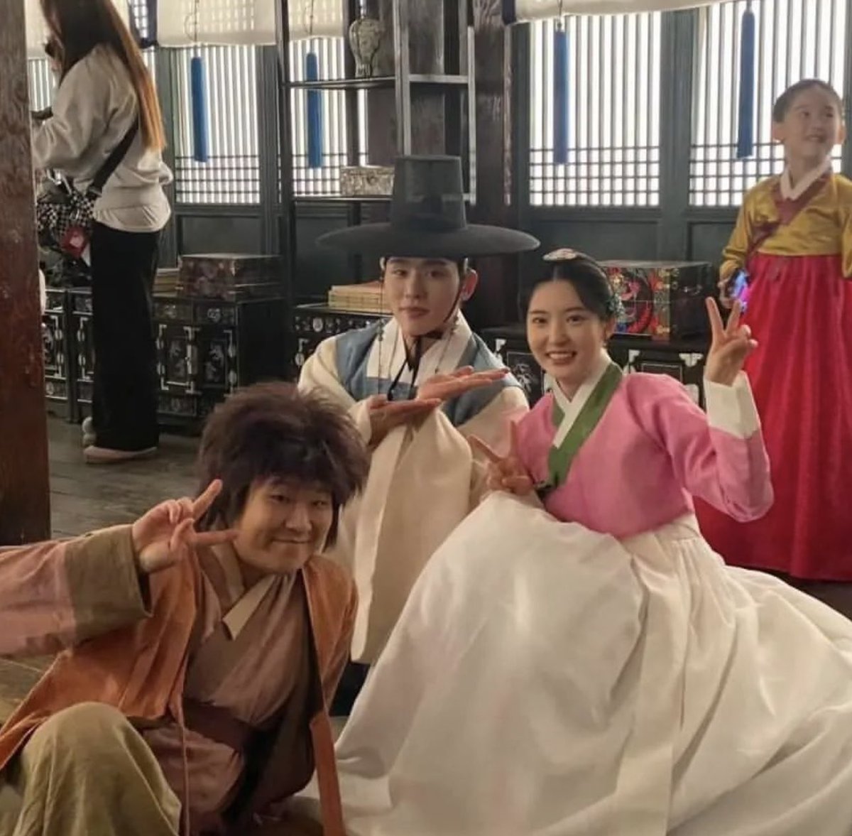 dolgolaeui's tweet photo. Kim Woo Seok #kimwooseok #kimwoosuk #김우석 #oppa #theforbiddenmarriage #militaryprosecutordoberman #rookiecops #scriptingyourdestiny #loveplaylistseason3 #loveplaylistseason2 Please also follow Woo Seok’s official instagram account - matt_wooseok // cr: minseok_gom https://t.co/jyNQcRSLIX
