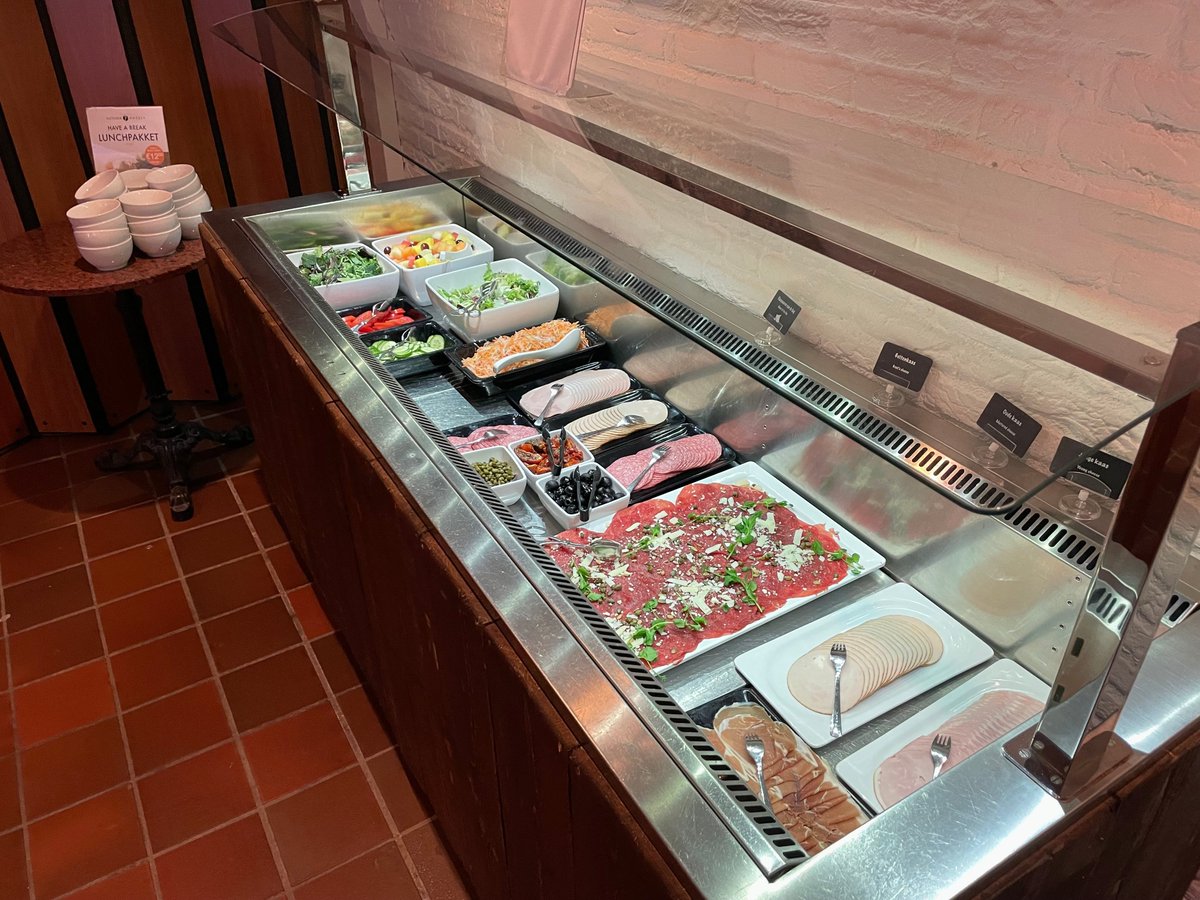 FletcherFootbal's tweet photo. Vandaag was 𝗙𝗲𝘆𝗲𝗻𝗼𝗼𝗿𝗱 𝗢𝗻𝗱𝗲𝗿 𝟮𝟭 ter voorbereiding op de wedstrijd tegen Almere City 021 te gast bij Fletcher Hotel Restaurant De Klepperman in Hoevelaken, dank en succes ⚽️

#feyenoord #feyenoordu21 #feyenoord021 #hoevelaken #deklepperman #fletcherfootball #almfey https://t.co/lGBGwxPKRs