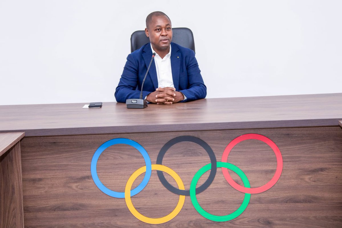 AkpakiDeladem's tweet photo. J'ai reçu en audience ce vendredi le nouveau bureau de l'#AJSIT conduite par sa présidente à qui j'ai présenté toutes mes félicitations pour son élection. 1/2 #Tginfo #TgTwittos #cnotogo https://t.co/wVJFiY0eY7