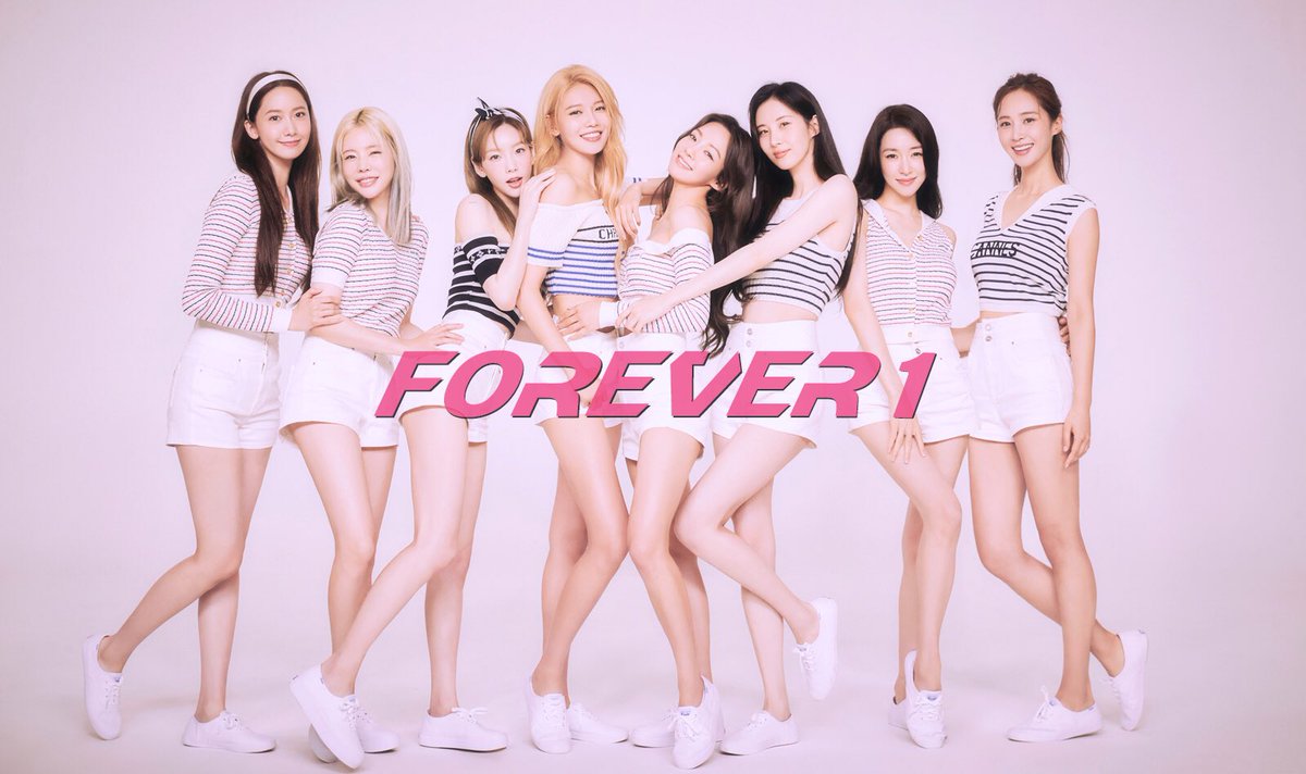 FranLiong's tweet photo. 우리 소시야~ 새해 복 많이 더 많이 받아 🫶🏻💕
#소녀시대 #SNSD #GirlsGenaration #少女時代 https://t.co/OyeXMIdf0f