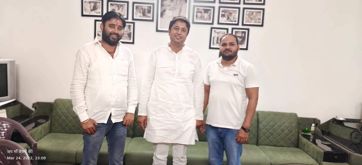DineshSamajwad's tweet photo. अखिल भारतीय गुर्जर महासभा राष्ट्रीय लोक दल के राष्ट्रीय अध्यक्ष आदरणीय जयंत चौधरी जी का धन्यवाद करती है गुर्जर समाज के मजबूत स्तंभ भाई जयंत चौधरी को राष्ट्रीय अध्यक्ष बनाए जाने पर बधाई @ChandanChauhanS @RLDparty @jayantrld @JeetuSharmaSP https://t.co/HvOkQwPNbq