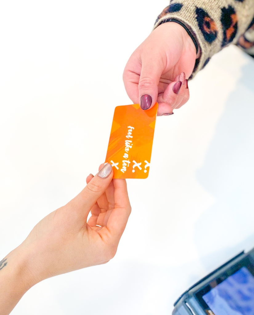 thetenspot's tweet photo. do you know what today is? it’s national use your gift card day! sooo, you know what we’re gonna tell ya… book an appt at your local 10spot + use that gift card today👏 https://t.co/MnFSENqIsr