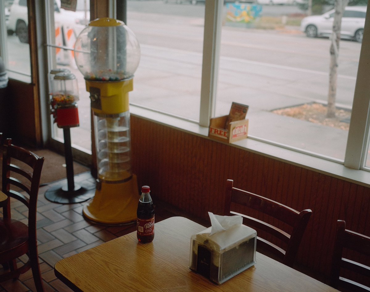 takeuchifilm's tweet photo. American Diners On Film https://t.co/EUXCj76mTv