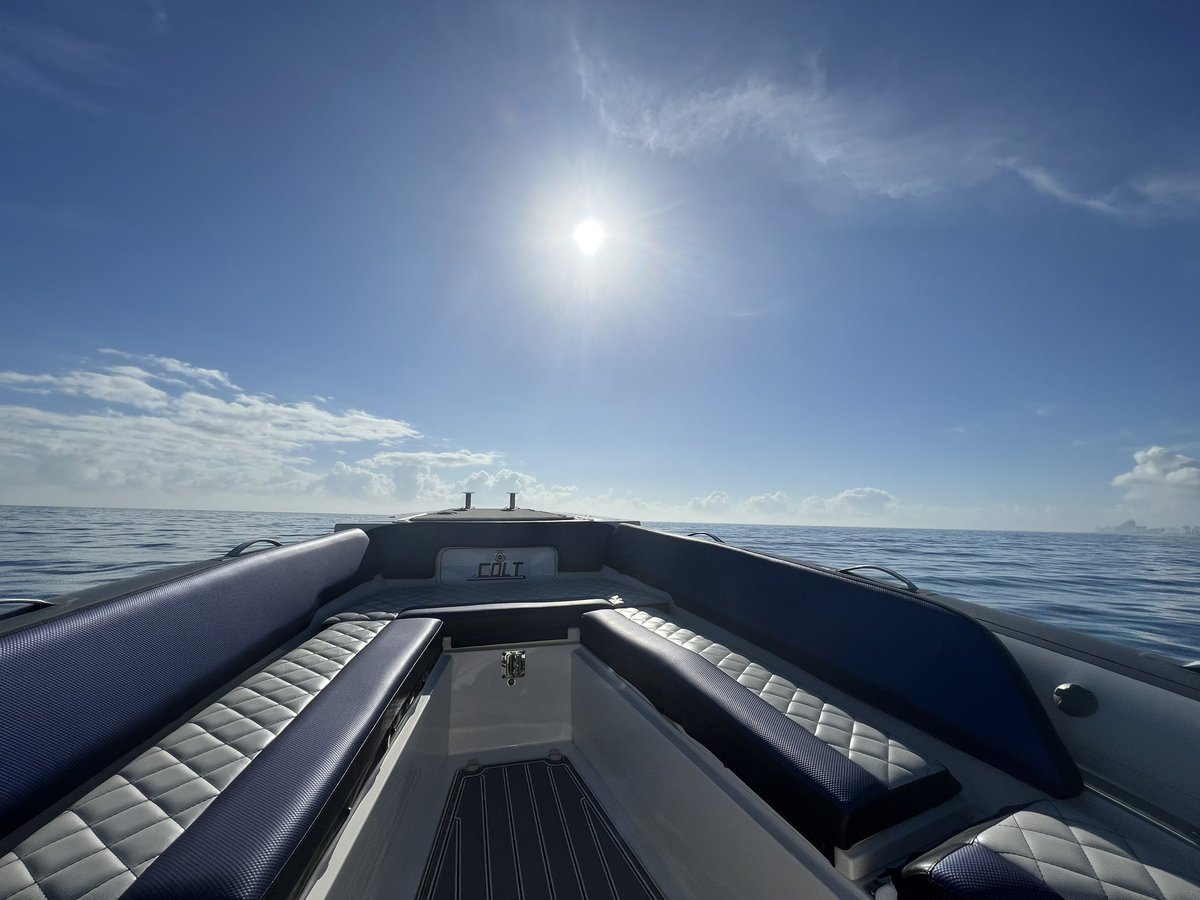 LifelineInfl's tweet photo. We are so fortunate to live in Florida - beautiful weather for boating pretty much year round! 😎 https://t.co/e8SrHxDWGI
