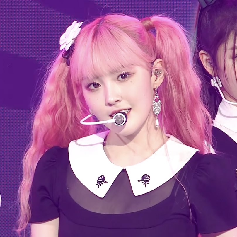 chaehyun_bby's tweet photo. 1 year of twin tail pink hair chaehyun💕 https://t.co/Fcc7ZoPnRJ