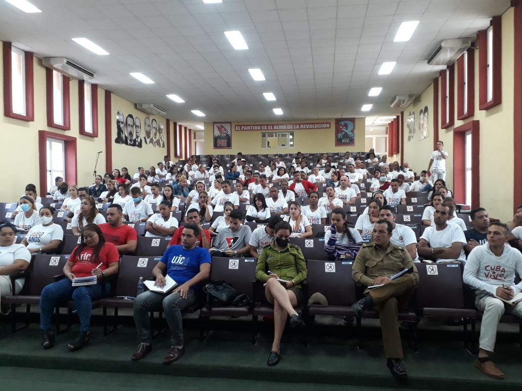 AnierArnedoS's tweet image. #YSiTeDigoQue en #Granma hay tremenda tropa que defiende la #Patria!!!! 

#GuapoYFajao integralmente, así se habla y se hace aquí...

@UJCdeCuba @aylinalvarezG @MeyvisEstevezE @granma_ujc @KeylaEG72 @CapoNapoles @PCCuba @DrRobertoMOjeda @DiazCanelB