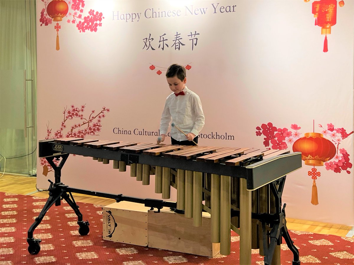 CCCinStockholm's tweet photo. 5.Chinese Flute: Spring Comes to Xiang River
Xia Jing
6. Qipao Show
Zhou Hong, Kuang Xiaoyan, Zhang Yumei, Li Ying, Sun Yali, Yang Ping
7. Marimba: Czardas
Maksimiljan Savnik (Lilla Akademien)
8. Morning Has Broken
Fri som en fågel
Anna Smedendahl Rosén, Camilla Walles Malinowsky https://t.co/WSREN9JIlo