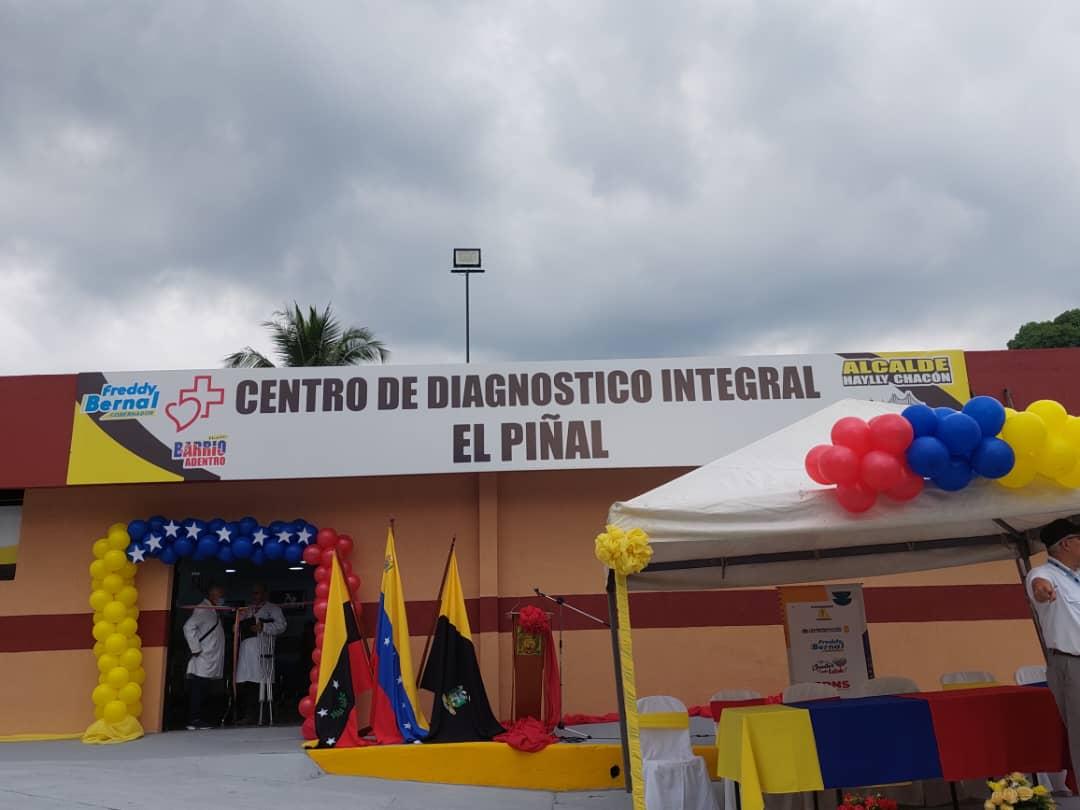 AMB_FRANCISCORL's tweet photo. @Amb_franciscorl presente en la Reinauguración del #CdiElPiñal #EstadoTáchira con la Ministra @MagaGutierrezV, el Gobernador @FreddyBernal, Autoridad Unica de Salud del Estado y todos los #Directores del #IVSS #ASIC #MPPPS #BarrioAdentro #Ipasme y #HospitalMilitar @NicolasMaduro https://t.co/x1swVSxbc4