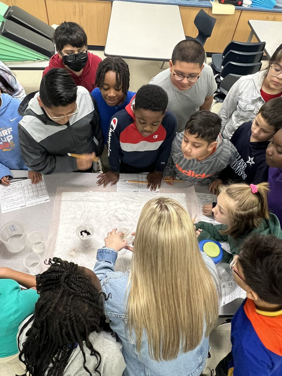 RangeElementary's tweet image. Mrs. Shields’s class experimented with water retention of different types of soils. There were great conversations happening between groups. Great job, kiddos.🤩