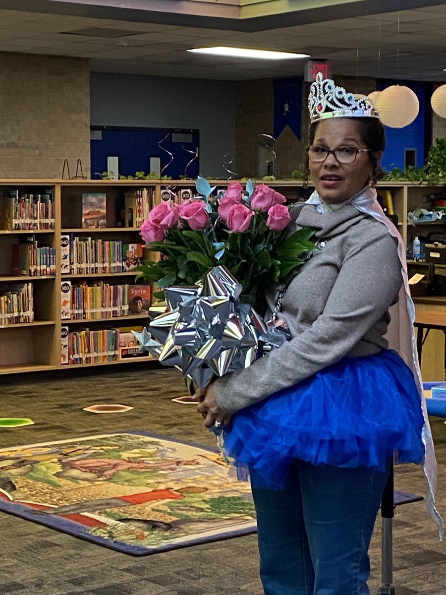Introducing the Nitsch Elementary 2022-2023 TEACHER of the YEAR…Mrs. Deanne Thomas-Chadinha! 👏🏾👏🏾👏🏾
Her heart, spirit, and mind embody the MISSION. Congratulations!❤️